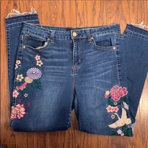 Aeropostale Design in NYC Embroidered High Waist